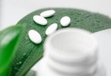 영양 & 보충제, 건강한 삶을 위한 똑똑한 선택법 a close-up of a poker chip