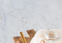 “맞춤형 영양과 보충제, 건강한 생활을 위한 첫걸음” brown wooden bowl with brown powder